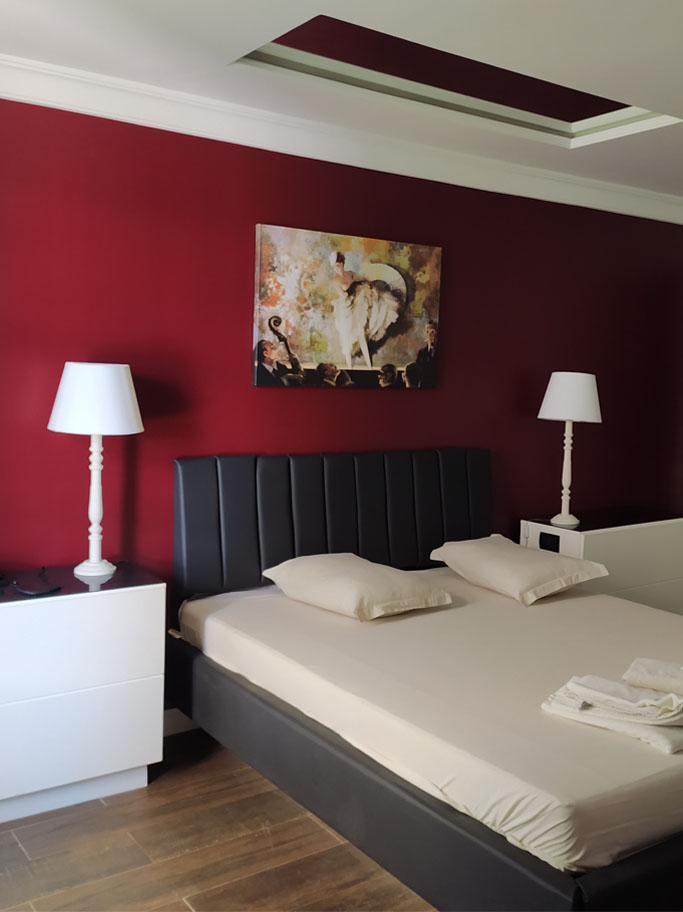 Foto de quarto com garagem